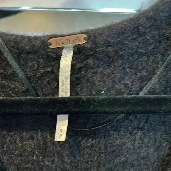 FREE PEOPLE PULL ON SWEATER BLACK SIZE SMALL - Picture 4 of 5
